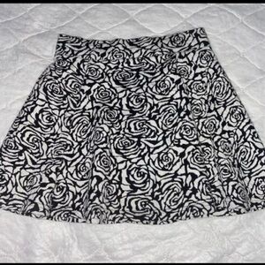 Chic Black and White H&M Zip High Waist Skirt Size XS